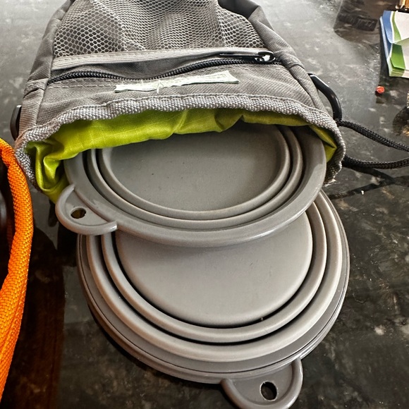 Puppy Training Pouch with fold up water bowls. - Picture 3 of 9